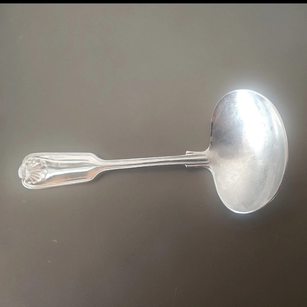 RARE Wallace GRANDE HOTEL Stainless 18/10 Shell Silverware Gravy Ladle spoon